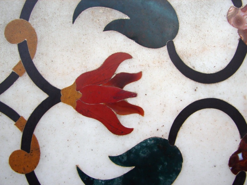 2008/03(March)/AroundTheWorld/Jaj Mahal Post/800x600_Inlaid marble .JPG